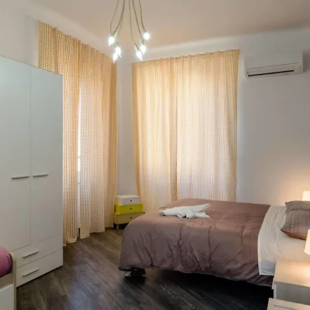 Genua Apartment * 제노바